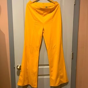 The Perfect Yellow for the Fall Season!